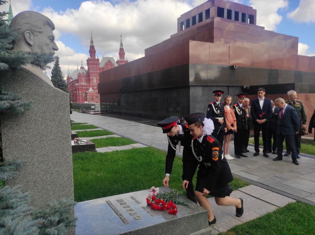 Возложение цветов Сталину 21.08.2023 (18).jpg