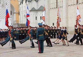 Выпускной МсСВУ на Собороной площади 25.06.2016 (2).jpg