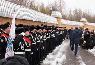 Открытие памятника суворовцу В.В.Кирсанову 7 ноября 2016 года (3).JPG