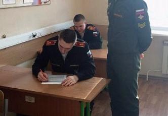 Курсанты Военного университета на практике в Московском СВУ (4).jpg