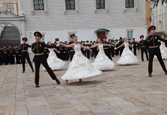 Выпускной МсСВУ на Собороной площади 25.06.2016 (17).jpg