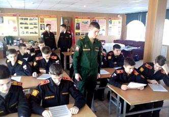 Курсанты Военного университета на практике в Московском СВУ (1).jpg