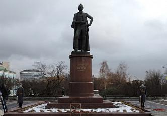 290-летие А.В.Суворова на Суворовской площади Москвы (3).JPG